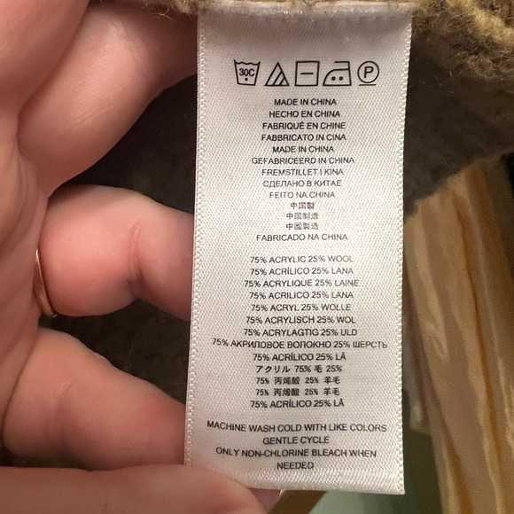 Michael Kors Cape Poncho Sweater Size S/M (but is more of a one size fits all) - Picture 7 of 7